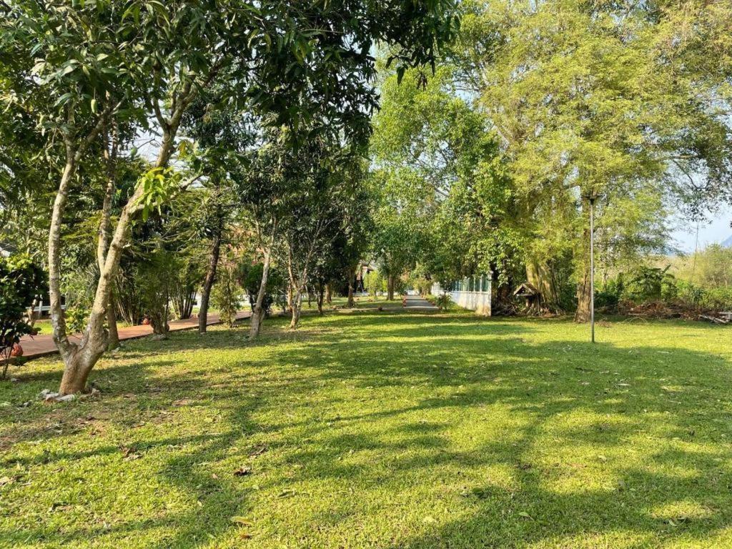 Nam Ou Riverside Resort Ban Vangle Екстер'єр фото