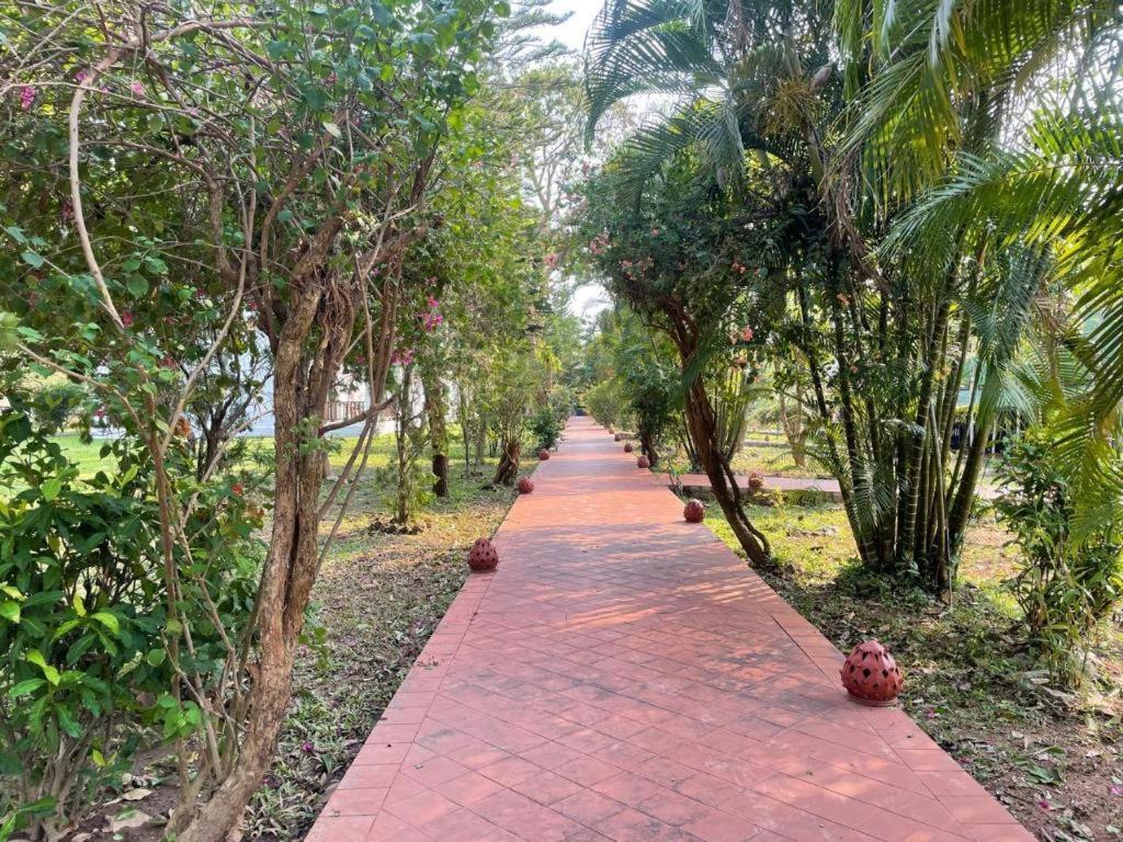 Nam Ou Riverside Resort Ban Vangle Екстер'єр фото